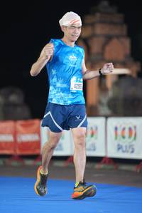 BIB: 42583
                            <button type="button" onclick="openModal(19776943)" class="btn btn-primary btn-sm float-right btn-popup" data-toggle="modal" data-target=".modal-high-quality">
                        <i class="fas fa-shopping-cart"></i> Add to Cart
                    </button>
                                            <button type="button" onclick="isThisMe(19776943, true)" class="btn btn-success btn-sm float-right btn-popup btn-isme hidden" data-toggle="tooltip" data-placement="bottom" title="นี่คือรูปของคุณใช่ไหม คลิกที่นี่เพื่อเอาเข้าอัลบั้ม">
                        <i class="fas fa-plus"></i> Add to album
                    </button>
                    <button type="button" onclick="isThisMe(19776943, false)" class="btn btn-warning btn-sm float-right btn-popup btn-isnotme hidden">
                        <i class="fas fa-ban"></i> Remove from album
                    </button>